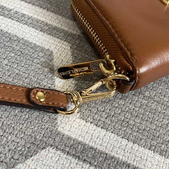 Michael Kors Brown Wristlet/Wallet - Picture 3 of 8
